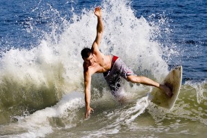 开云APP-世界排名争夺战之夜，维尼修斯成为胜负手，足球如何撕裂与缝合巴西的肤色伤疤