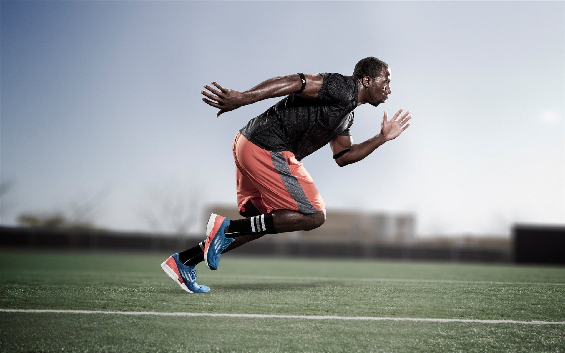 欧冠半决赛焦点战，马刺硬仗取胜掘金